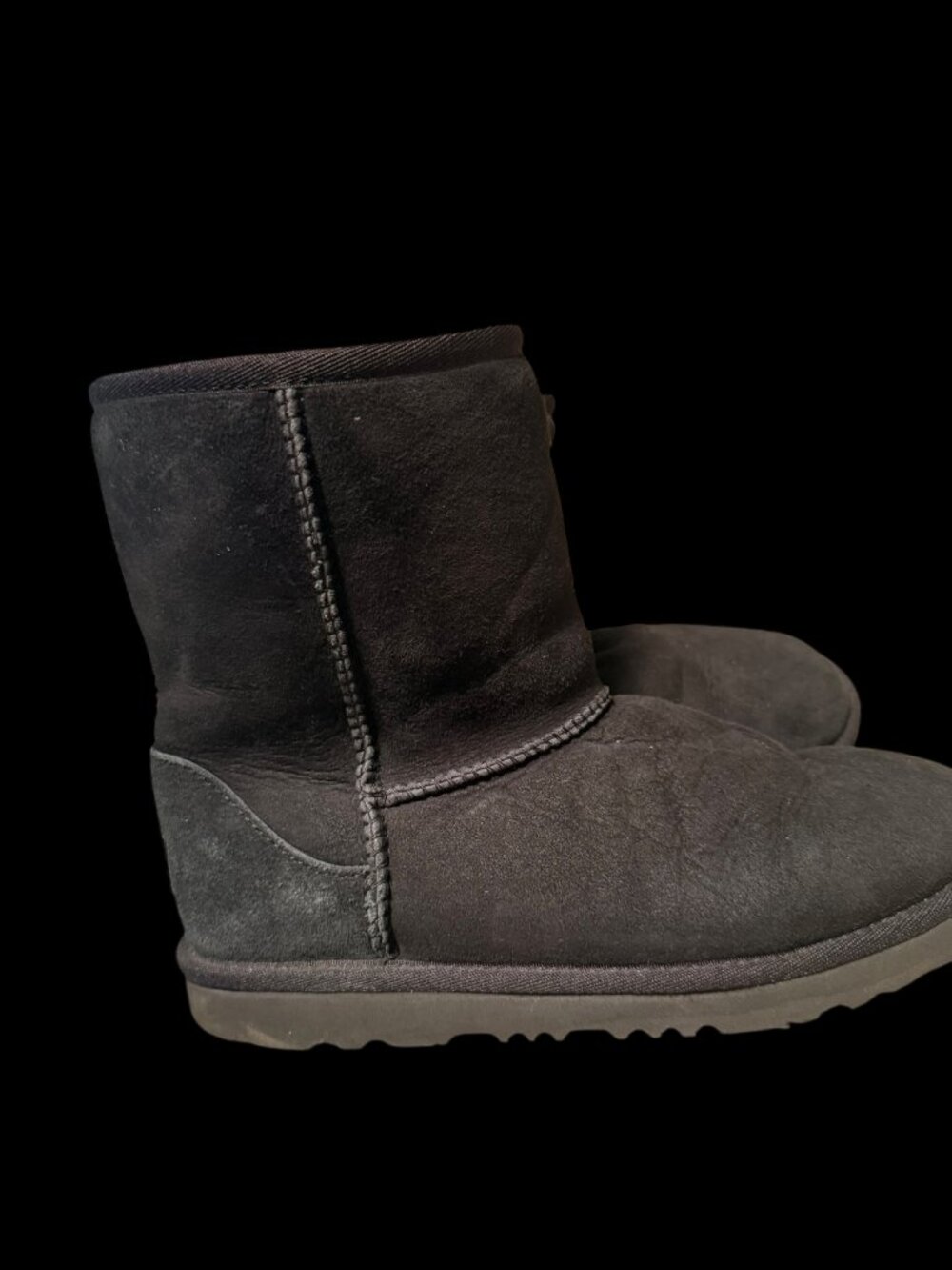 UGG Size 6 Classic Short Shearling Style Winter Boots